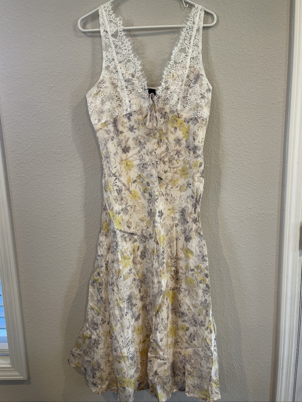 Offbeat Native Womens Romantic‎ Lace Trim Cream Grey Yellow Floral Slip Dress LG